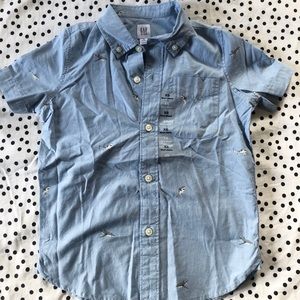 GAP shark shirt
